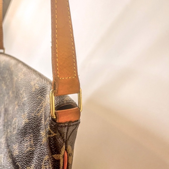 Large Louis Vuitton Musette Salsa GM Canvas shoulder bag - Picture 6 of 11